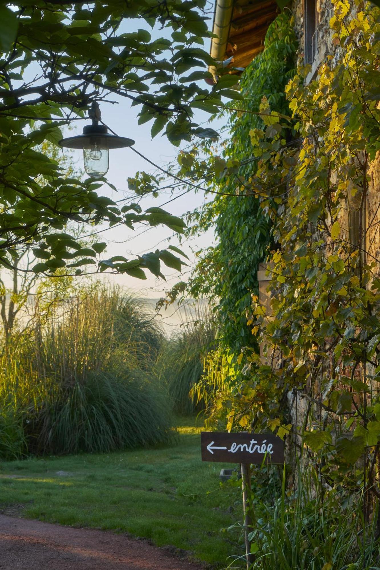 Hotel La Colline Du Colombier Iguerande Esterno foto